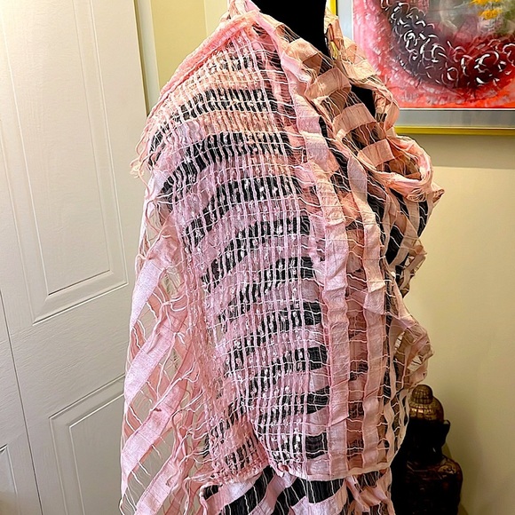 🆕🆒💕  Tunisian pashmina, delicate design & knotted fringe 💕✨ - Picture 8 of 8